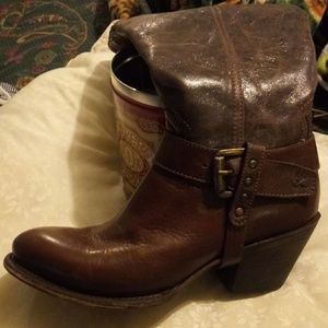 Black star boots